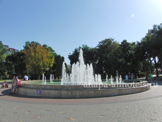 Анапа фонтан у ККЗ Победа